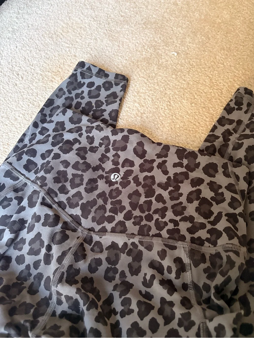 Lululemon cheetah Align 25” and y sports bra.